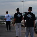 Camiseta The Black Crew Personalizable – Silueta de Coche Custom | Edición Blanco y Negro